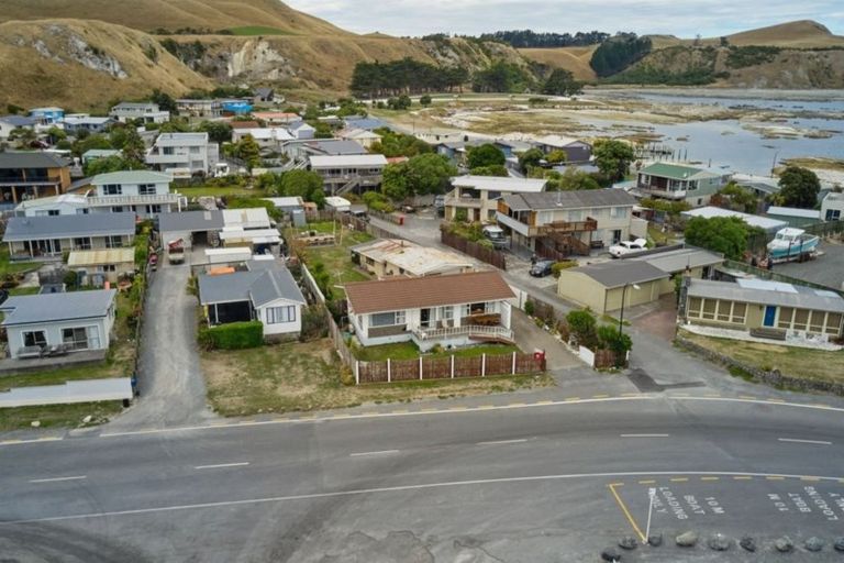 Photo of property in 24 Moa Road, South Bay, Kaikoura, 7300