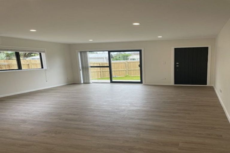 Photo of property in 79a Chilcott Road, Henderson, Auckland, 0612