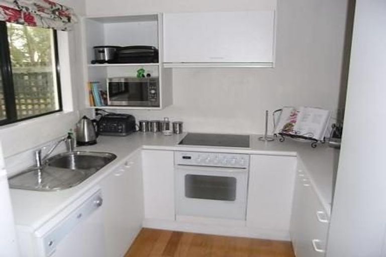 Photo of property in 2/20 Office Road, Merivale, Christchurch, 8014