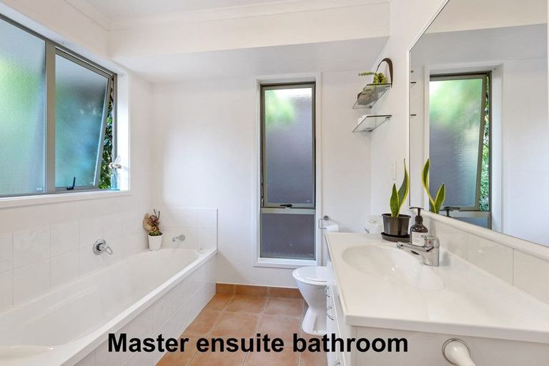 Photo of property in 112c Newton Road, Raglan, Te Mata, 3894