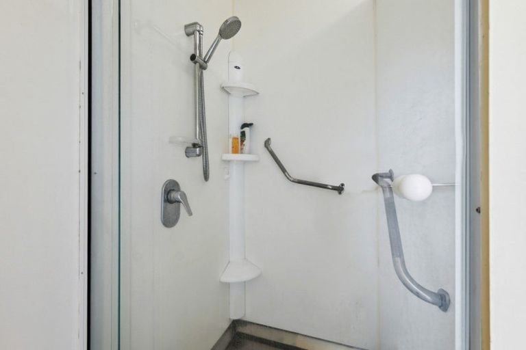 Photo of property in 37 Birdwood Avenue, Moturoa, New Plymouth, 4310