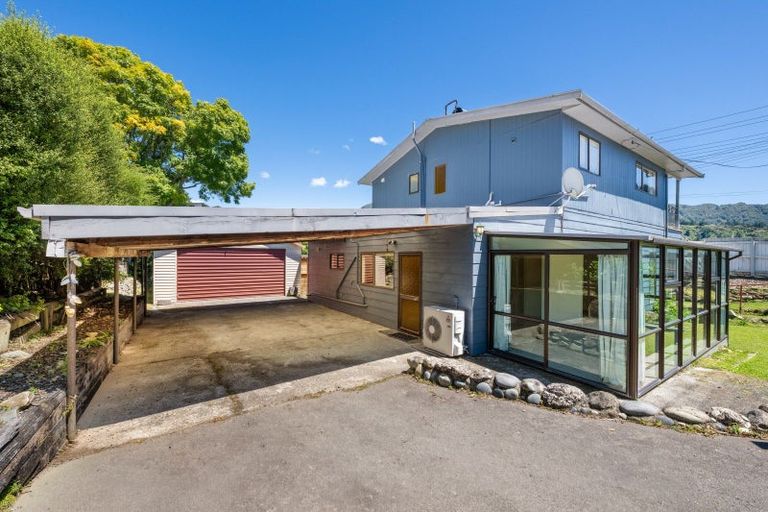 Photo of property in 62 Waikawa Road, Picton, 7220
