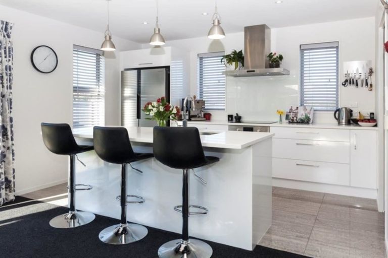 Photo of property in 9 Foresters Crescent, Parklands, Christchurch, 8083