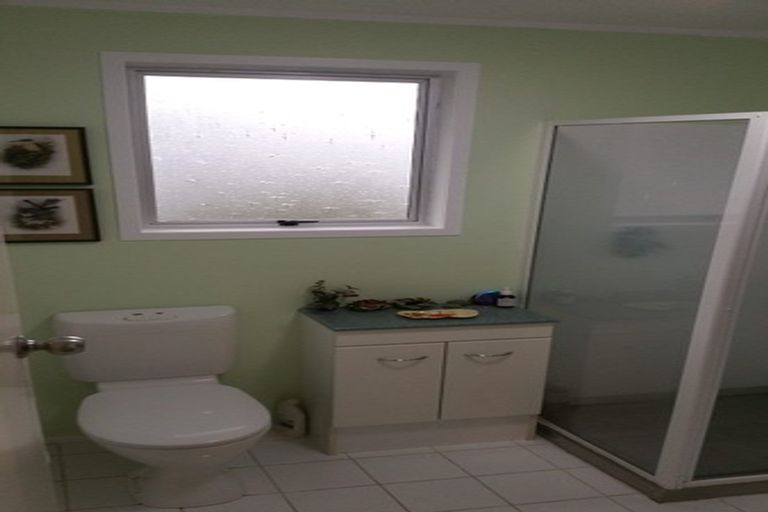 Photo of property in 28 Weranui Road, Waiwera, Orewa, 0994