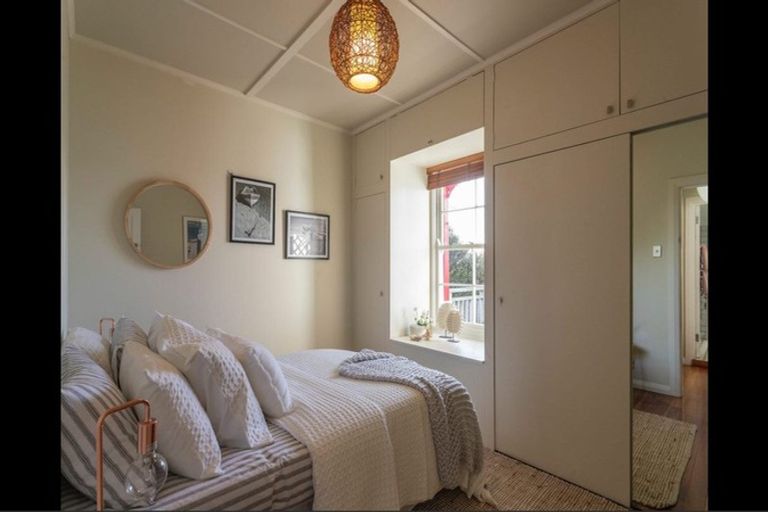 Photo of property in 28 View Road, Houghton Bay, Wellington, 6023