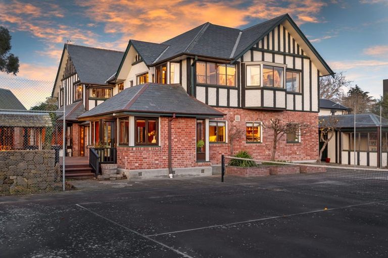 Photo of property in 283 Papanui Road, Merivale, Christchurch, 8052