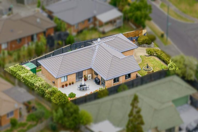 Photo of property in 9 Chelmsley Avenue, Henderson, Auckland, 0612