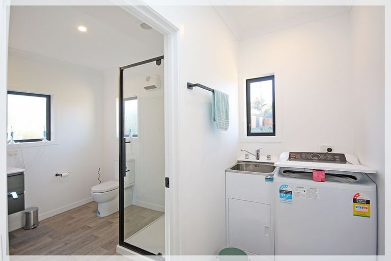 Photo of property in 6 Dustin Street, Foxton Beach, Foxton, 4815