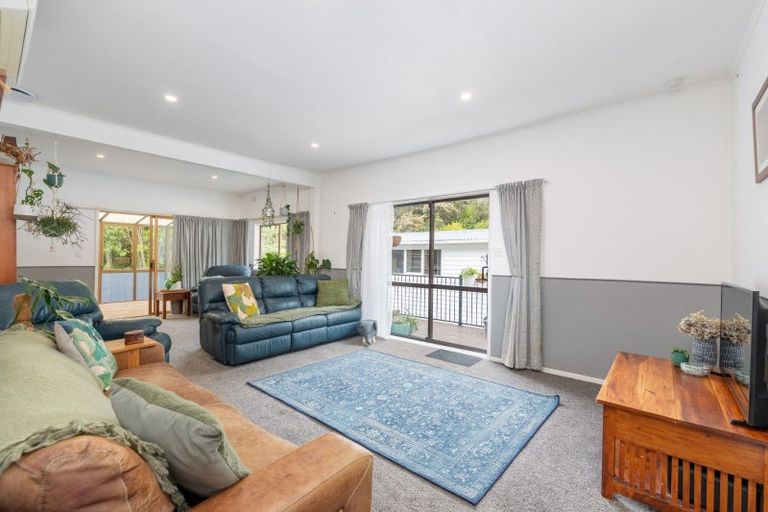 Photo of property in 8 Harold Grove, Stokes Valley, Lower Hutt, 5019