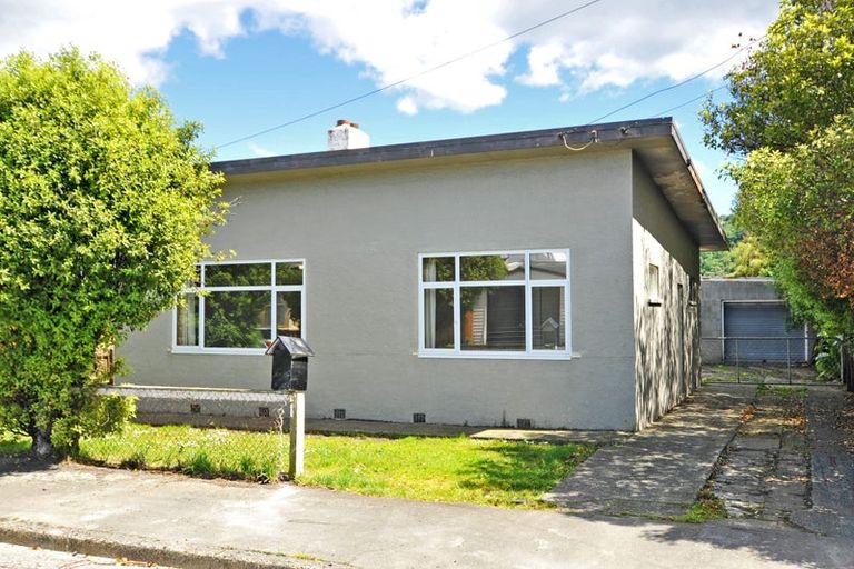 Photo of property in 22 Nicholson Street, Forbury, Dunedin, 9012