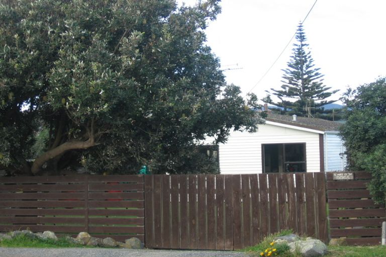 Photo of property in 18 Babbacombe Avenue, Otaki Beach, Otaki, 5512