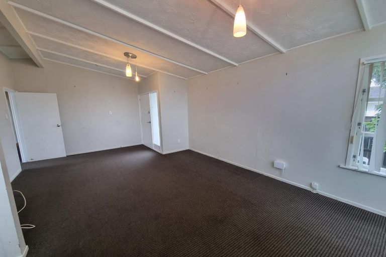 Photo of property in 111 Weymouth Road, Manurewa, Auckland, 2102