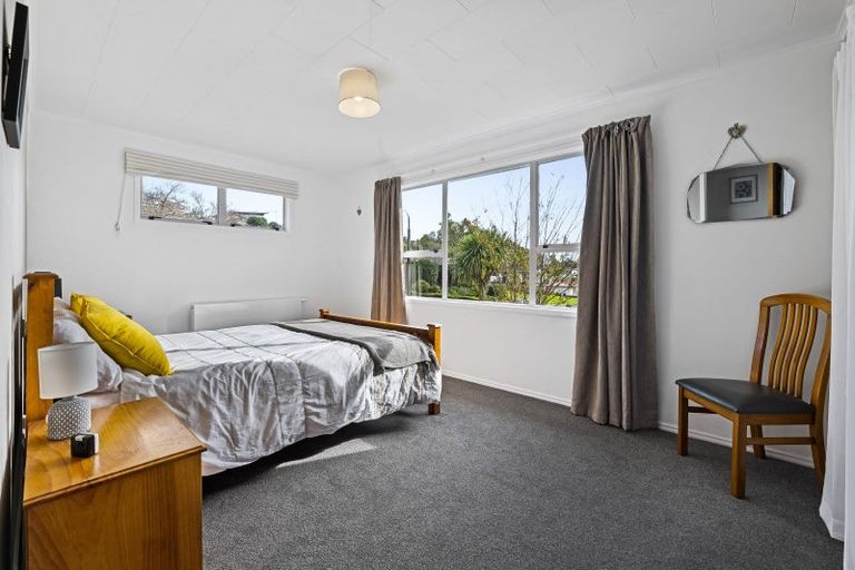 Photo of property in 21 Ambury Place, Merrilands, New Plymouth, 4312