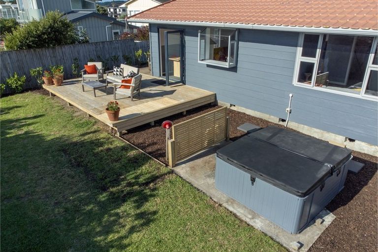 Photo of property in 17 Moana Street, Otaki Beach, Otaki, 5512