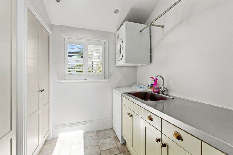 Photo of property in 21 Anglesea Street, Arrowtown, 9302