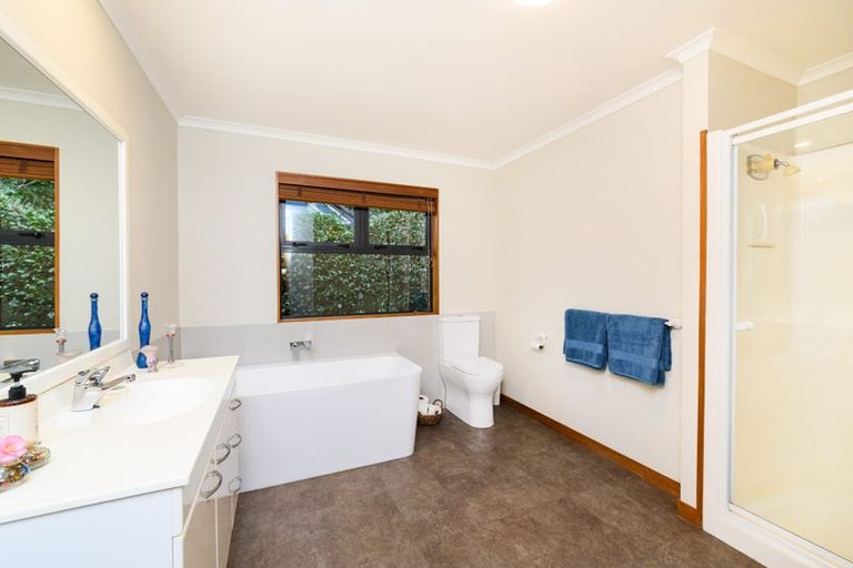 Photo of property in 8 Dougherty Place, Hokowhitu, Palmerston North, 4410