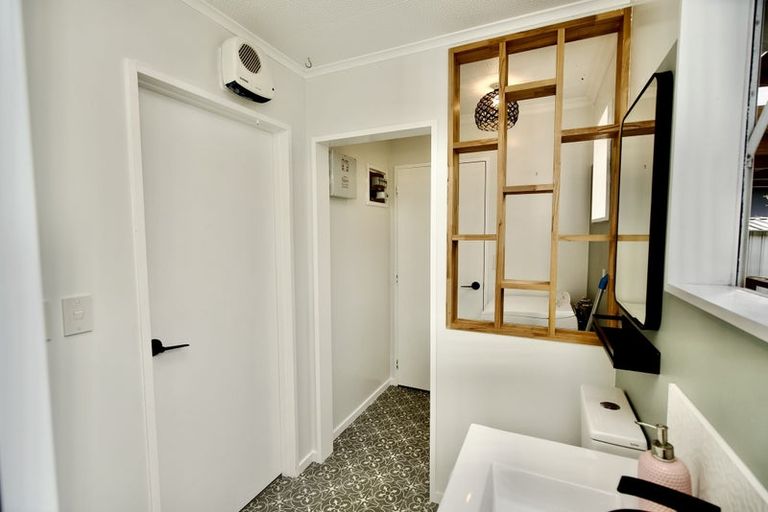 Photo of property in 21a Woodfield Avenue, Roslyn, Palmerston North, 4414