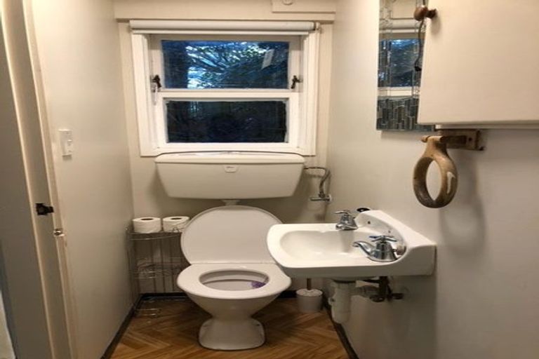 Photo of property in 33a Clutha Avenue, Khandallah, Wellington, 6035