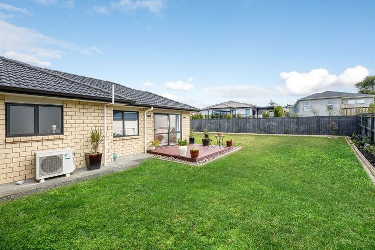 Photo of property in 7 Kahika Grove, Huapai, Kumeu, 0810