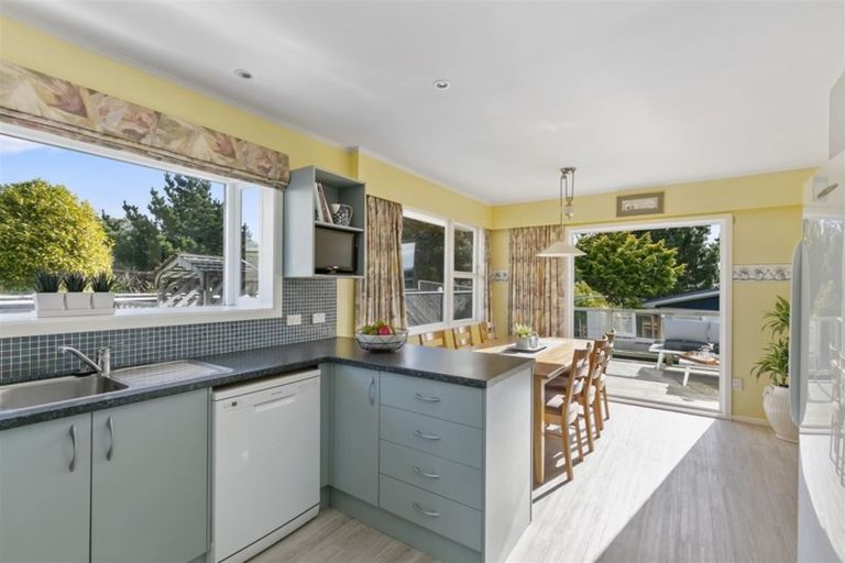 Photo of property in 18 Glen Alton Avenue, Paparangi, Wellington, 6037