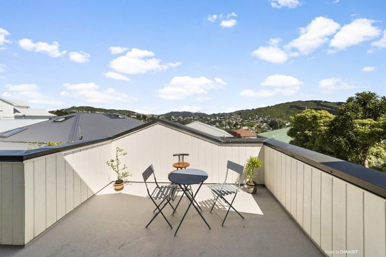 Photo of property in 98c Northland Road, Northland, Wellington, 6012