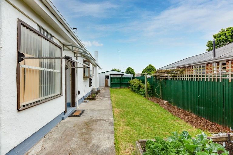 Photo of property in 1/40 Grimseys Road, Redwood, Christchurch, 8051
