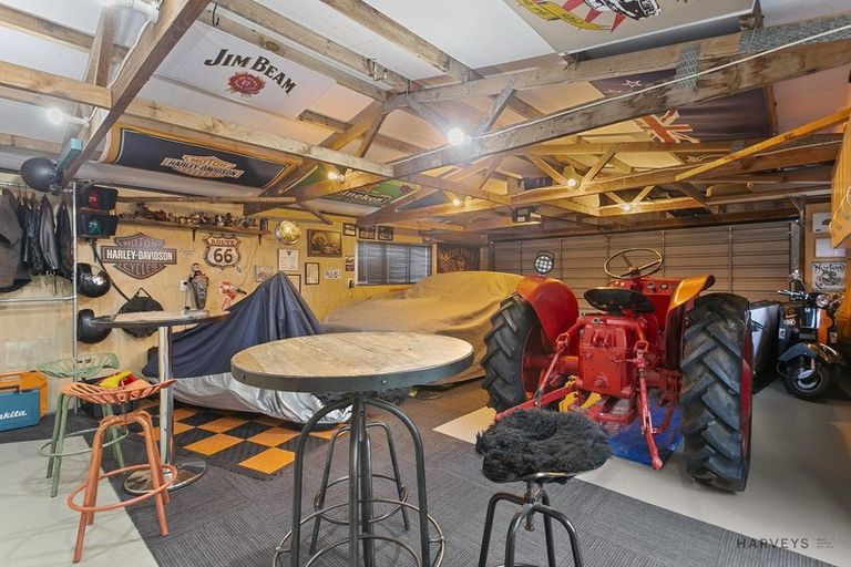 Photo of property in 45 Castleford Street, Green Bay, Auckland, 0604