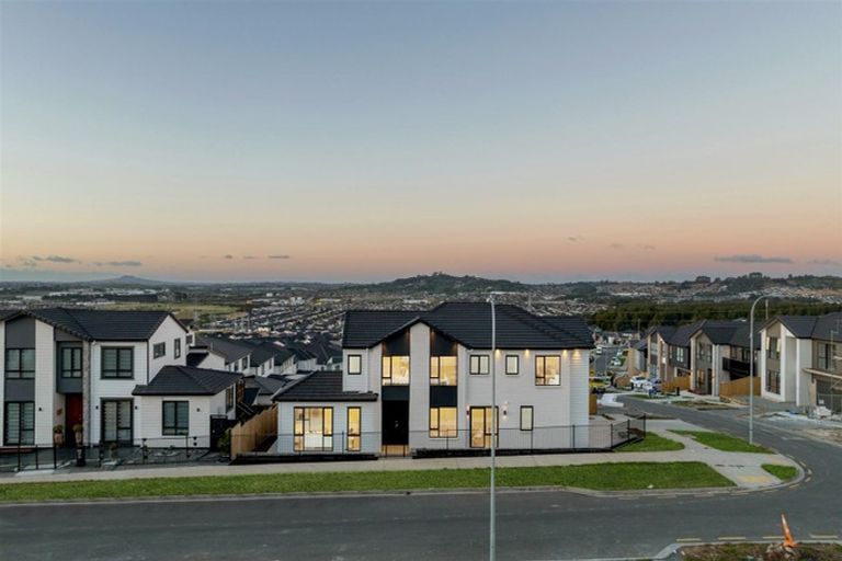 Photo of property in 19 Aklander Rise, Flat Bush, Auckland, 2019