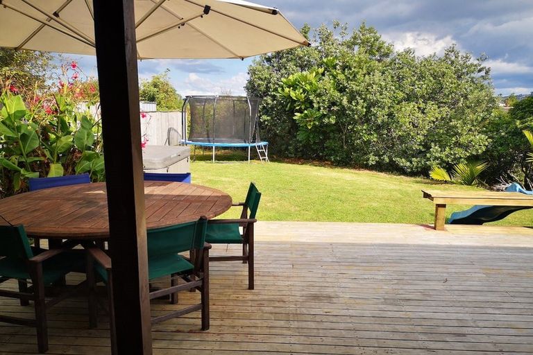 Photo of property in 19 Jay Court, Botany Downs, Auckland, 2010