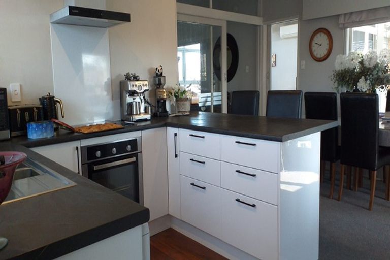 Photo of property in 14 Queenwood Avenue, Queenwood, Hamilton, 3210