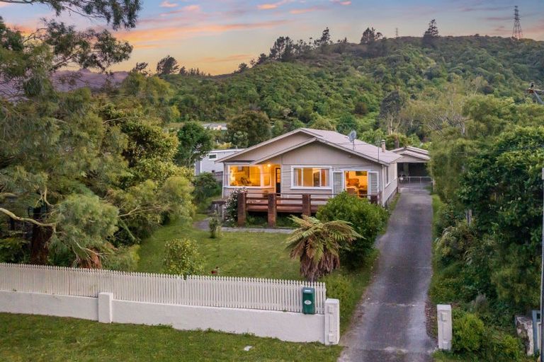 Photo of property in 17 Black Beech Street, Birchville, Upper Hutt, 5018