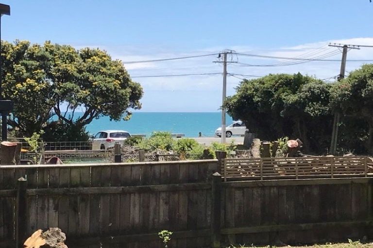 Photo of property in 6 Kainui Road, Raumati South, Paraparaumu, 5032
