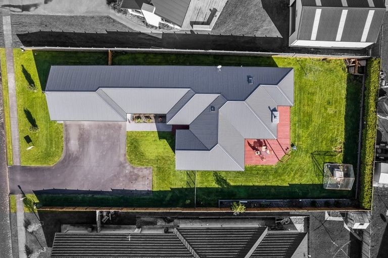 Photo of property in 22 Mercade Close, Stratford, 4332