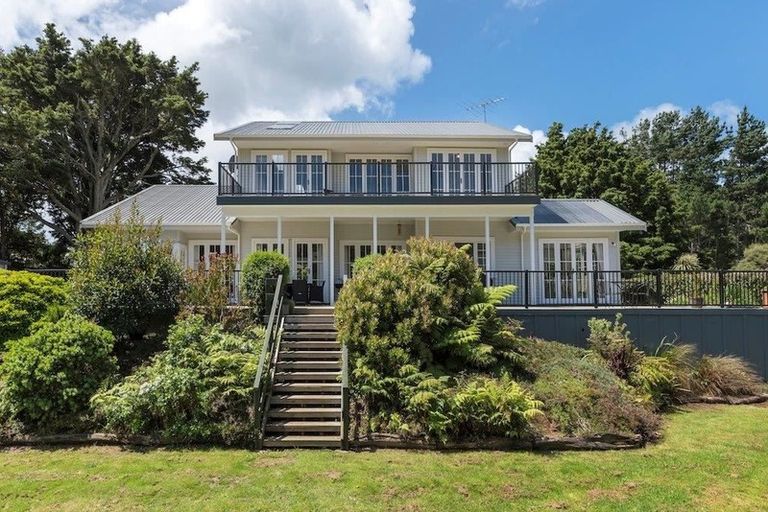 Photo of property in 384 Mangakura Road, Helensville, 0875