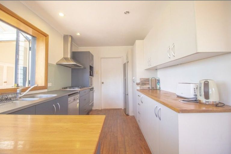 Photo of property in 11 Ramwall Place, Weymouth, Auckland, 2103