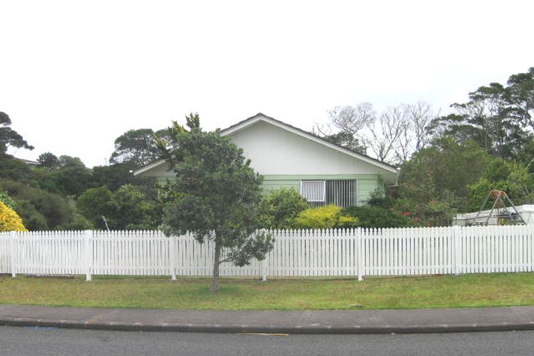 Photo of property in 98 Spinella Drive, Bayview, Auckland, 0629