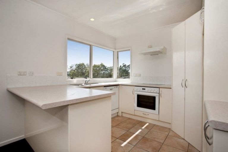 Photo of property in 2/48 Noeleen Street, Glenfield, Auckland, 0629