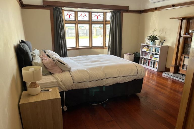 Photo of property in 55 Tauhinu Road, Miramar, Wellington, 6022