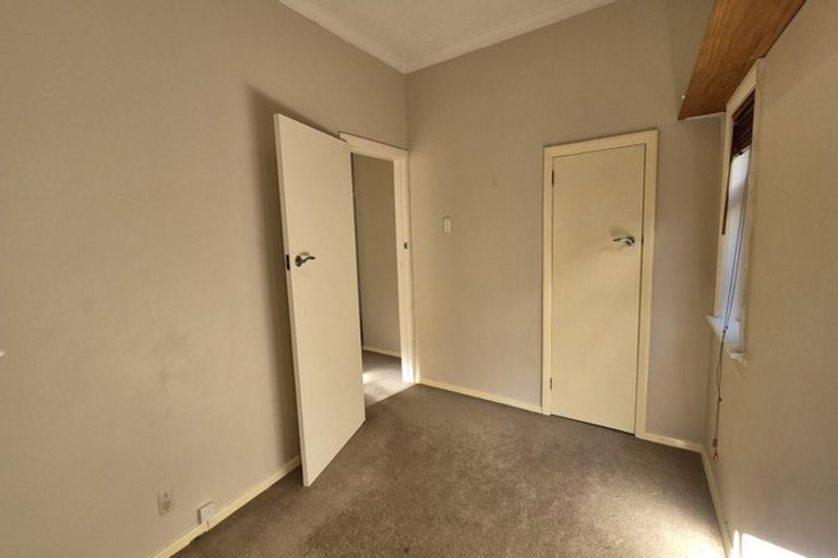 Photo of property in 22 Hampton Hill Road, Tawa, Wellington, 5028