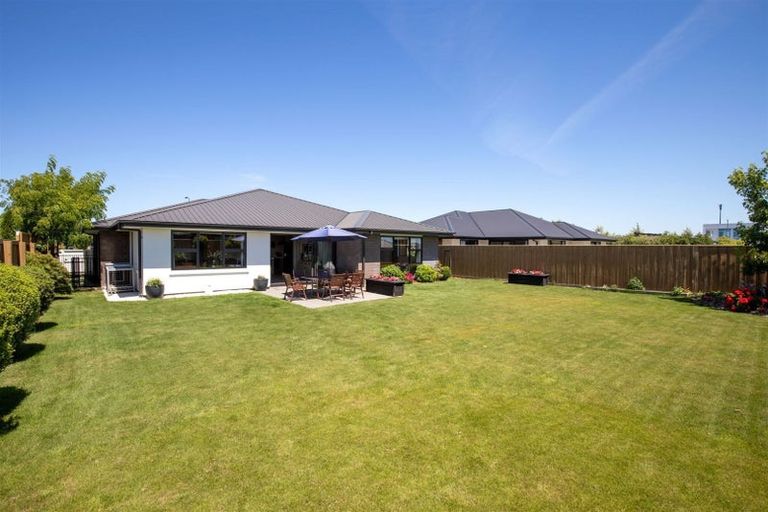 Photo of property in 85 Shillingford Boulevard, Rolleston, 7615
