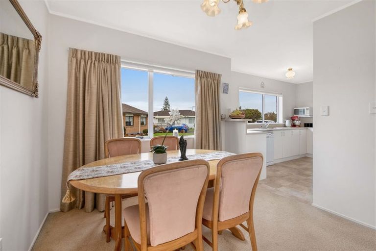 Photo of property in 21 Ruby Place, Orewa, 0931