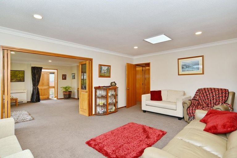 Photo of property in 78 Regency Crescent, Redwood, Christchurch, 8051