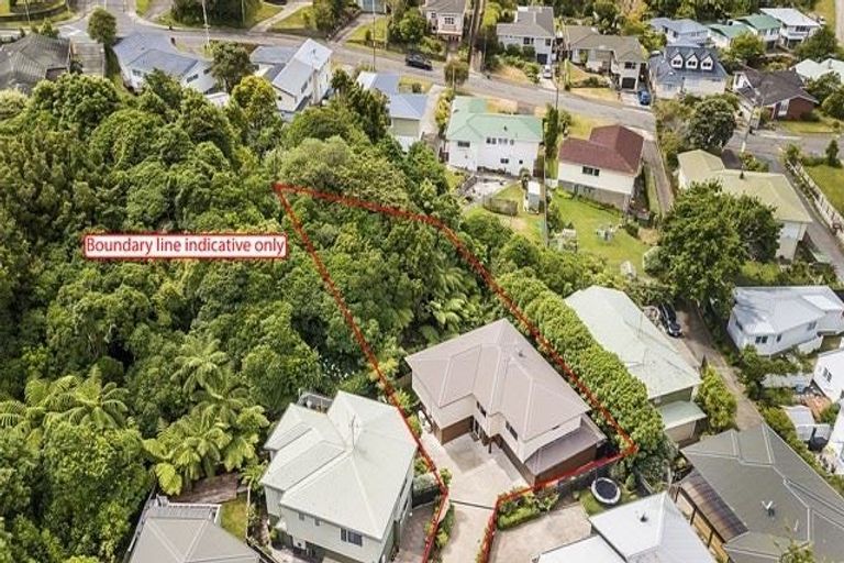 Photo of property in 13c Peterhouse Street, Tawa, Wellington, 5028