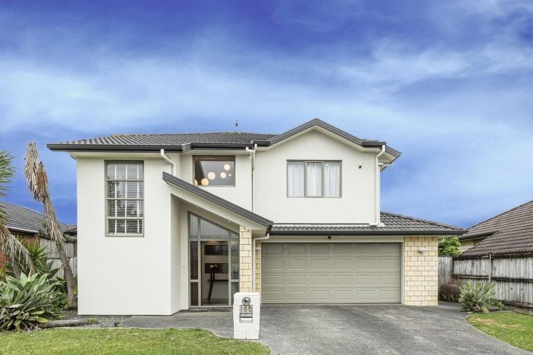 Photo of property in 100 Wayne Francis Drive, Flat Bush, Auckland, 2016