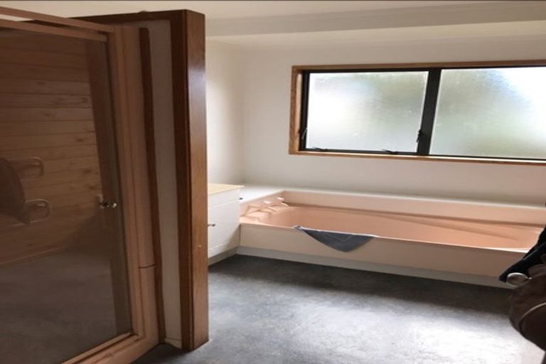 Photo of property in 19 Dana Place, Somerville, Auckland, 2014