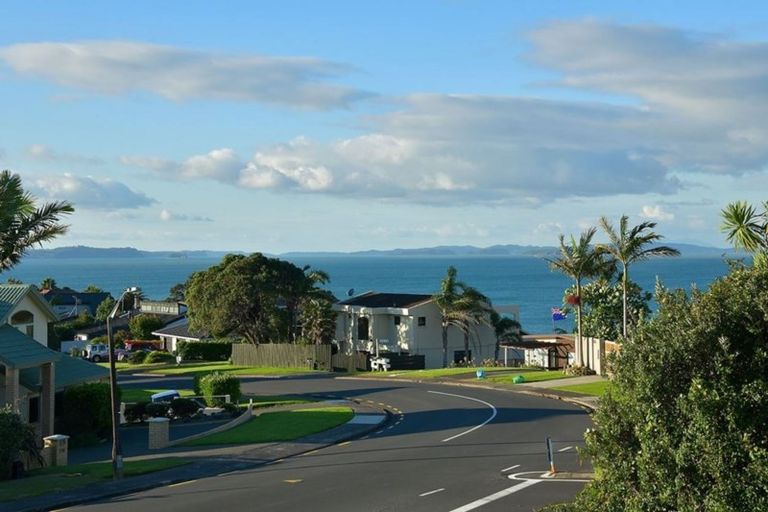 Photo of property in 66 Marellen Drive, Red Beach, 0932