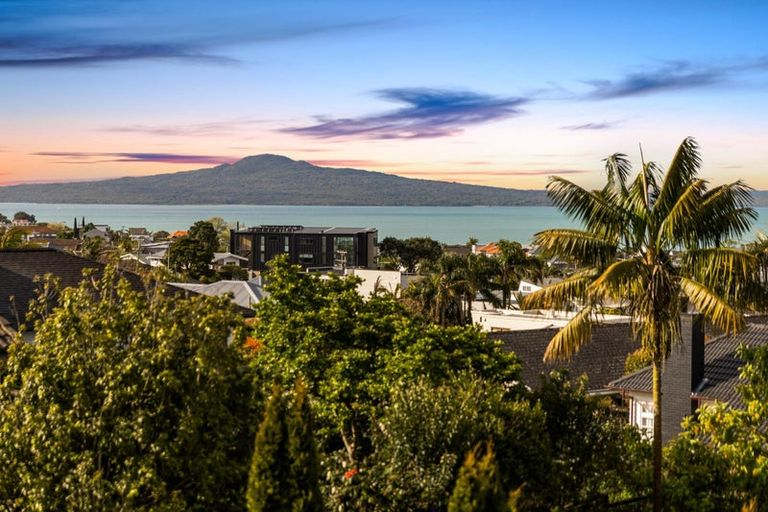 Photo of property in 184 Kohimarama Road, Kohimarama, Auckland, 1071