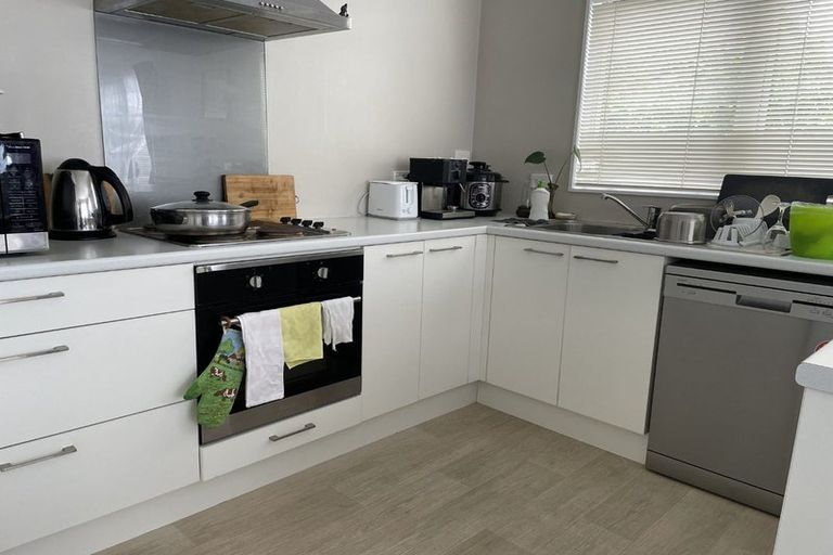 Photo of property in 96 Hutchinsons Road, Bucklands Beach, Auckland, 2014