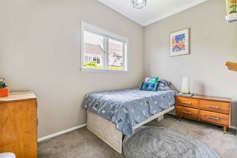 Photo of property in 2/5 Elderwood Lane, Belmont, Auckland, 0622