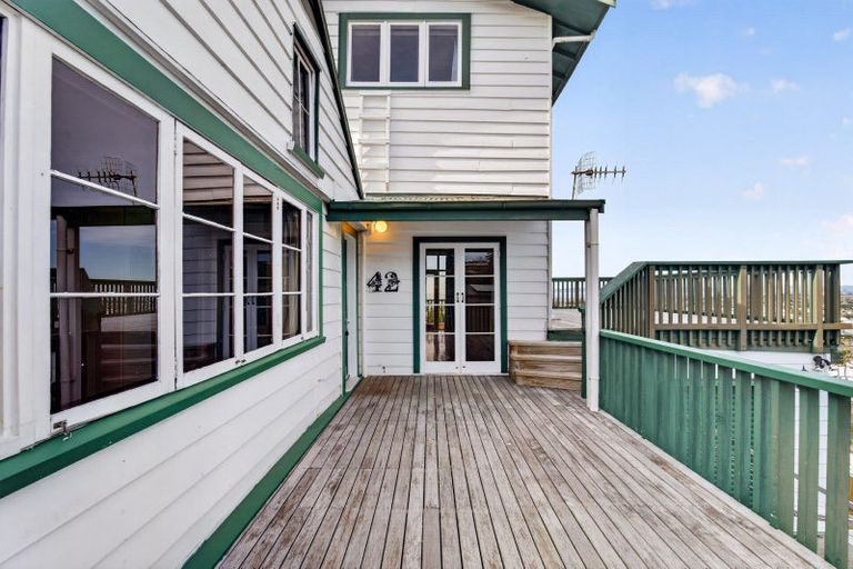 Photo of property in 42 Cameron Road, Bluff Hill, Napier, 4110